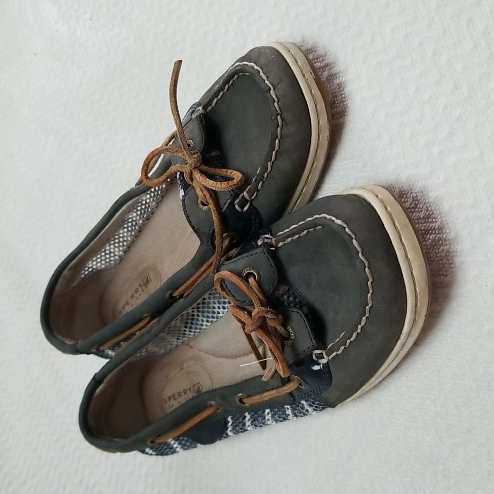 Sperry Womens Top Sider in Gray Navy with blue & white netting.
